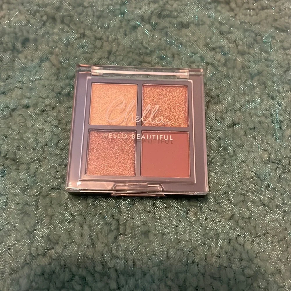 NEW Chella Hello Beautiful Eyeshadow Palette